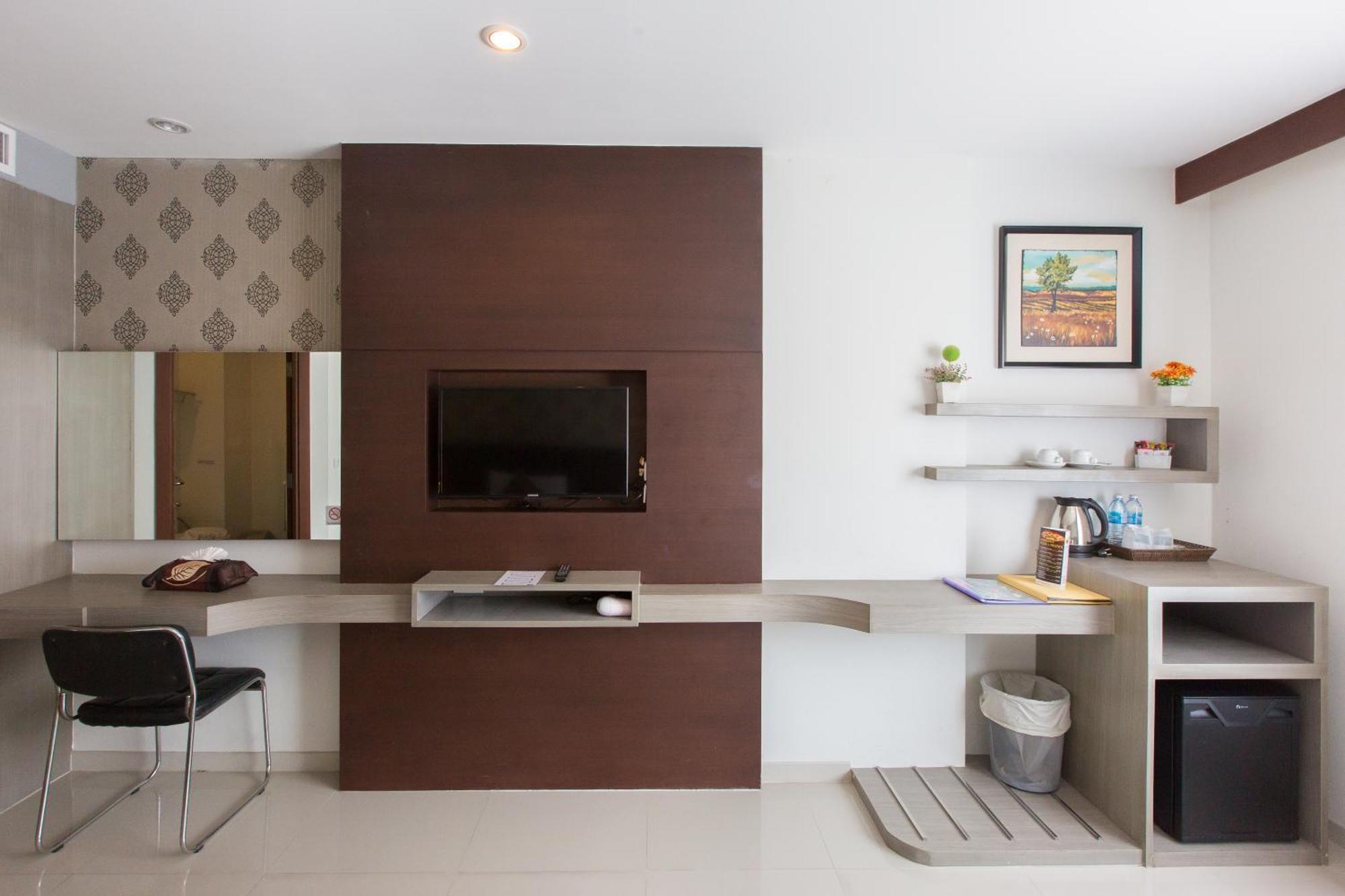 Hemingways Silk Hotel Patong Kültér fotó