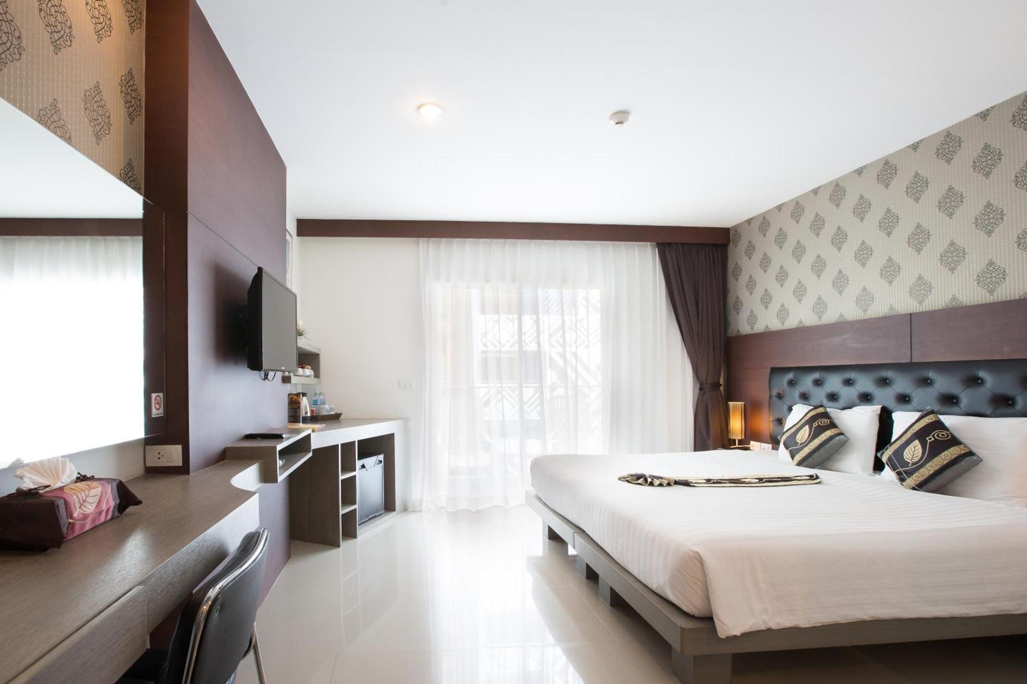 Hemingways Silk Hotel Patong Kültér fotó