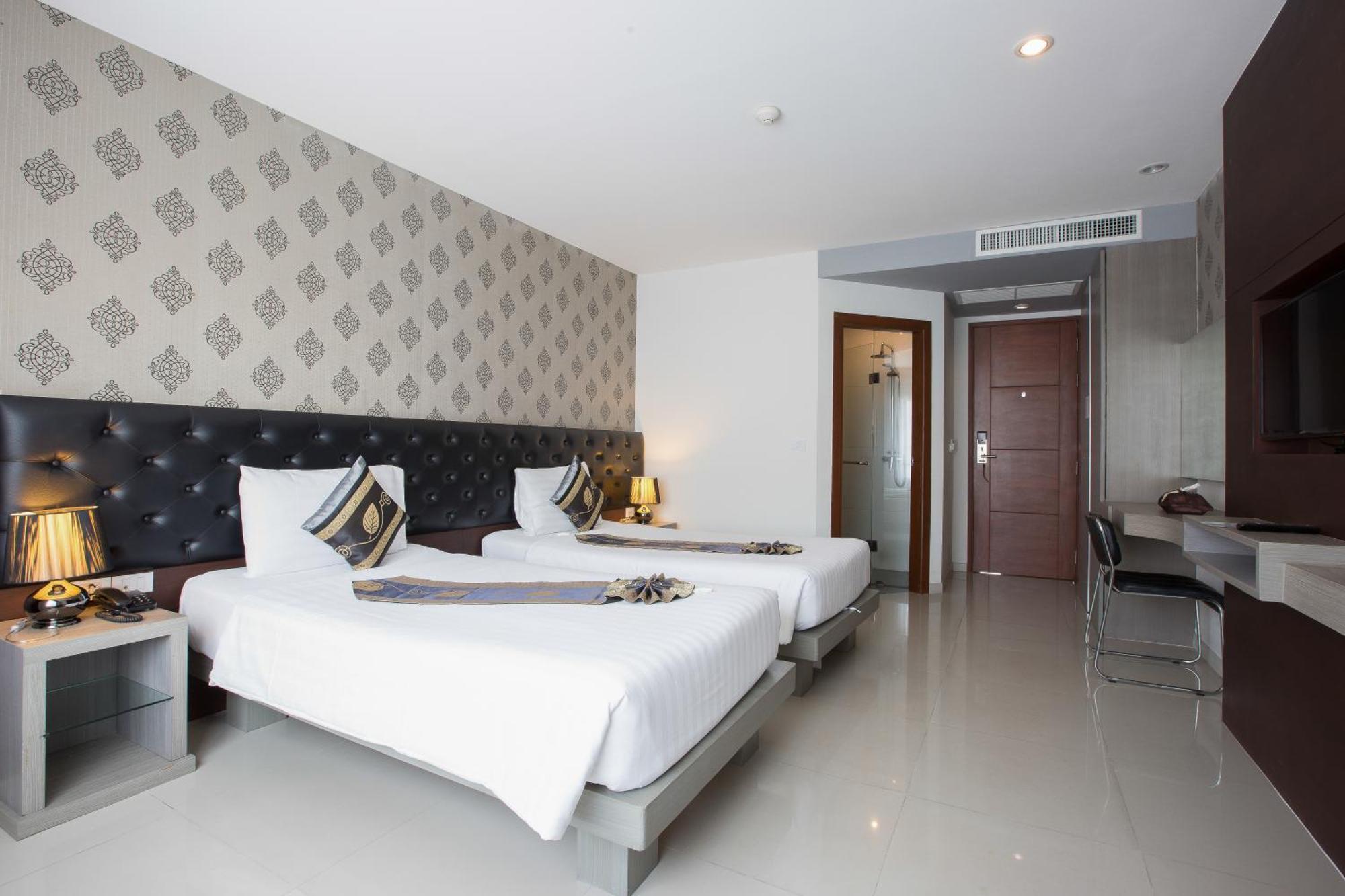 Hemingways Silk Hotel Patong Kültér fotó