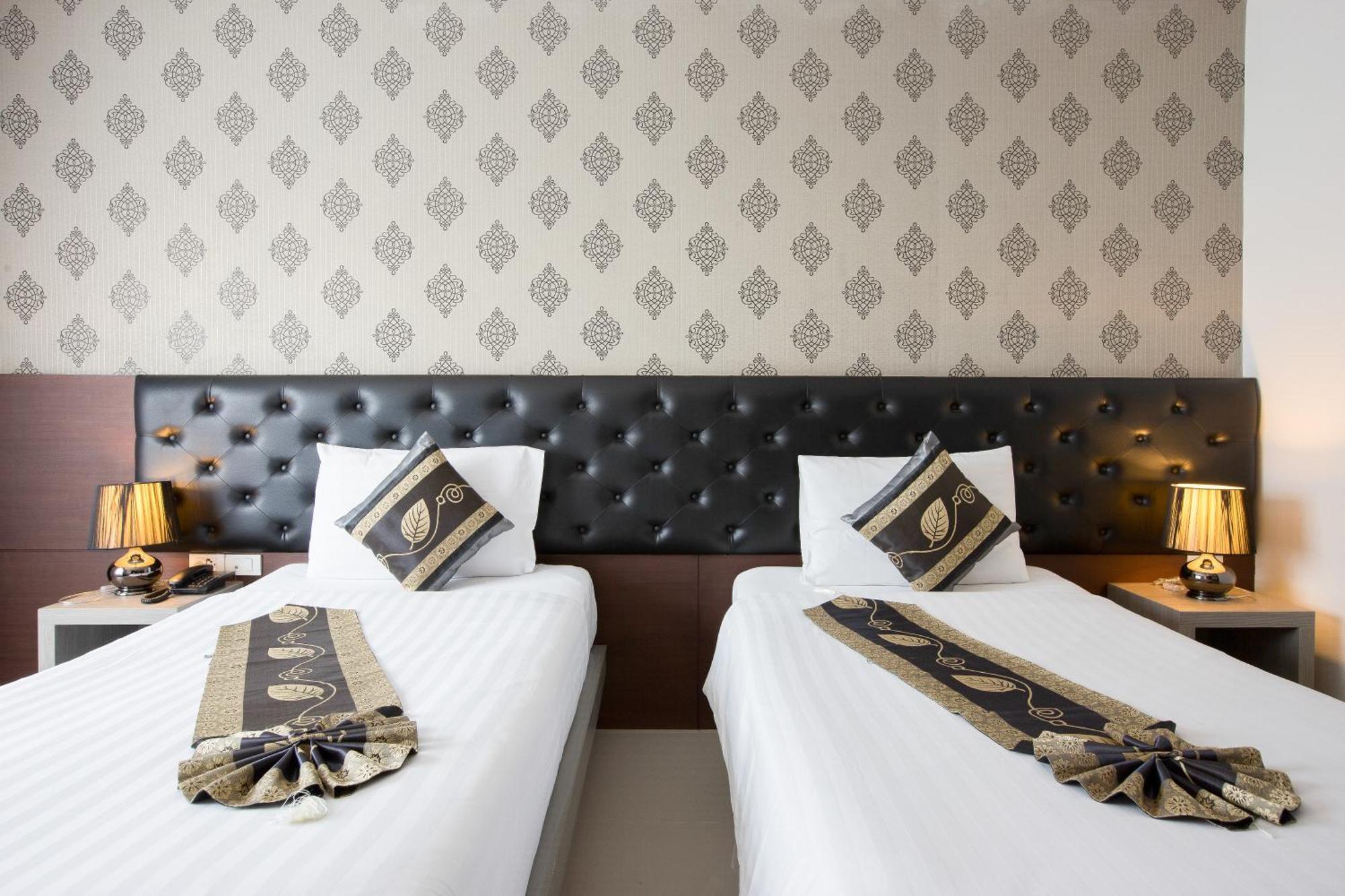 Hemingways Silk Hotel Patong Kültér fotó
