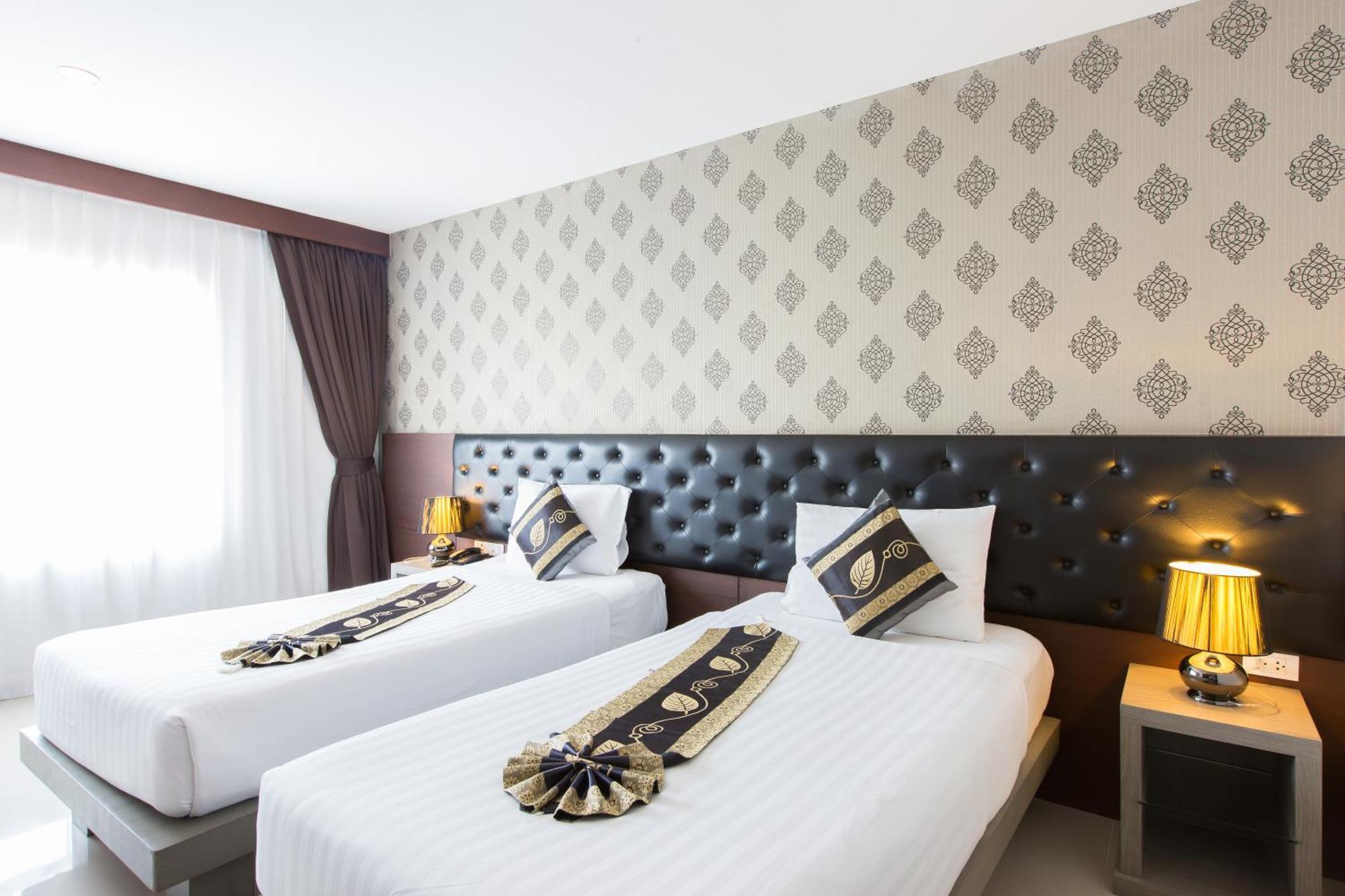 Hemingways Silk Hotel Patong Kültér fotó
